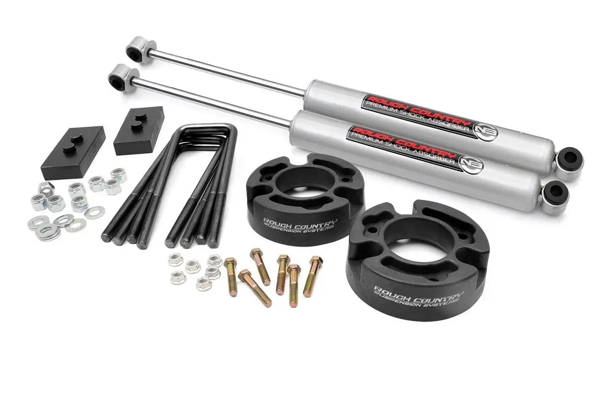 2.5 Inch Lift Kit | Molded | Ford F-150 2Wd/4Wd | 2004-2008 | Rough Country | 57030 1