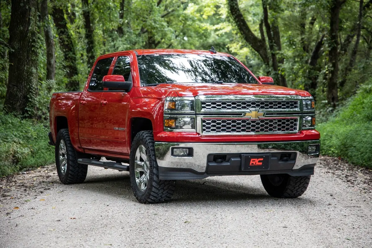 2 Inch Leveling Kit | Loaded Strut | Chevrolet Silverado/Gmc Sierra 1500 | 2014-2018 | Rough Country | 501063 1