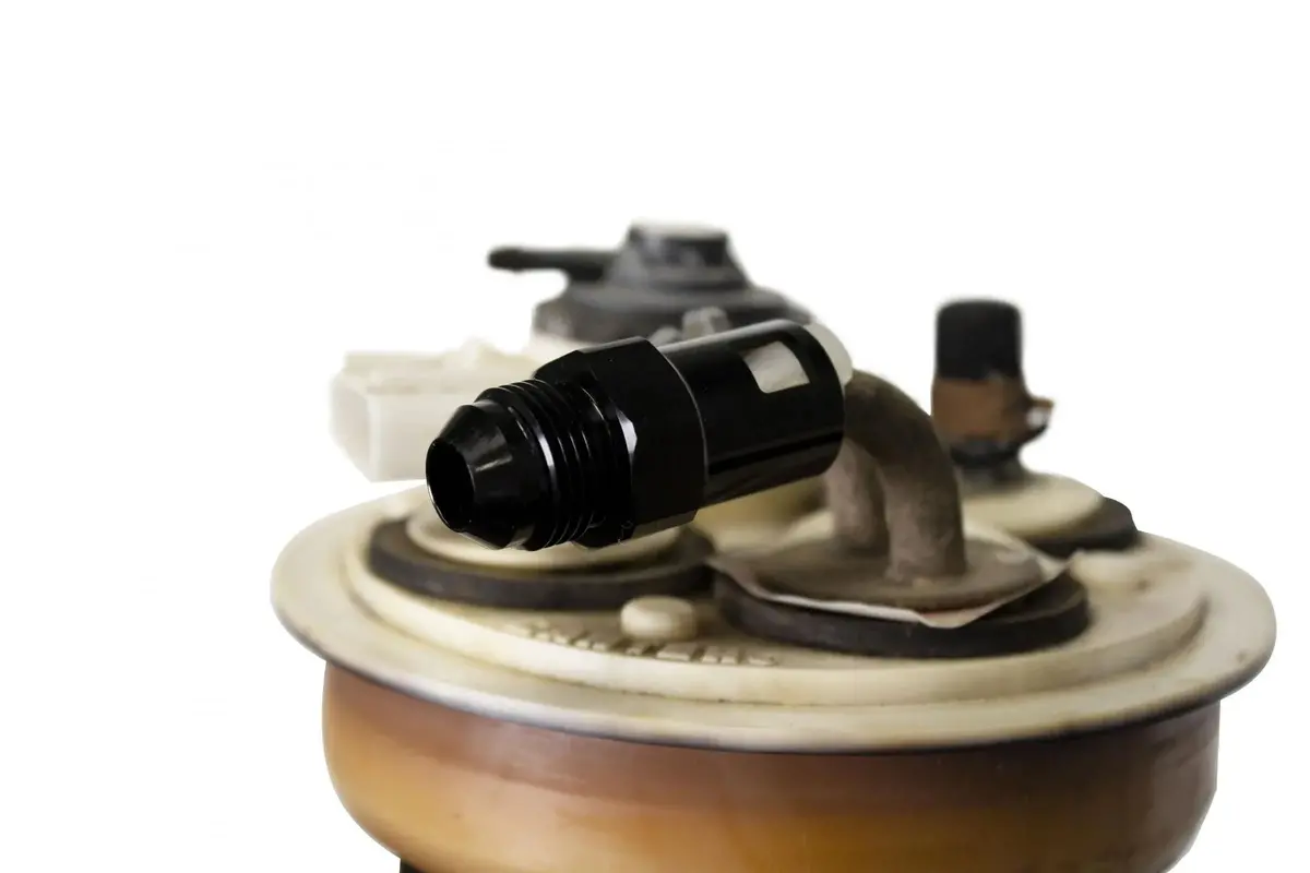 Fleece Performance 3/8 Inch Quick Connect To -8An Male Adapter For Oem Dodge Ram Cummins Sending Unit Fpe-Qucon-Oe-38 1