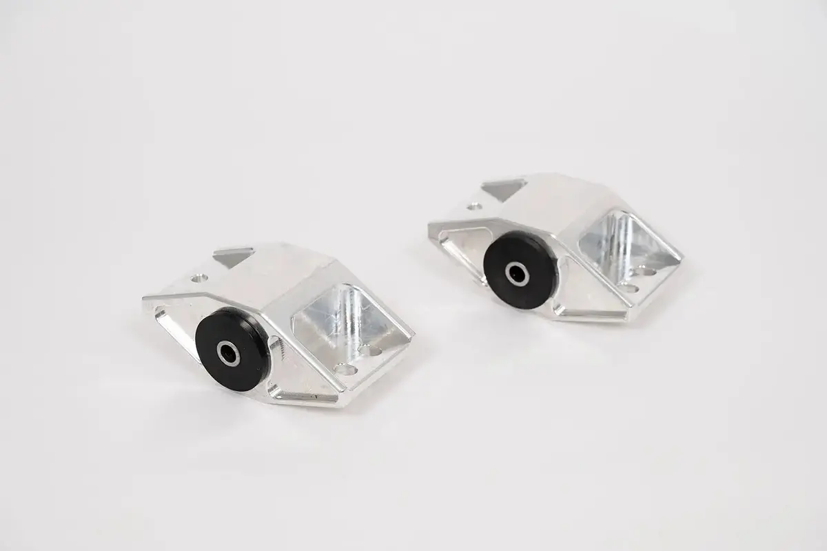 Tameless Performance 5.9L Cummins Motor Mounts (2003–2007) 1