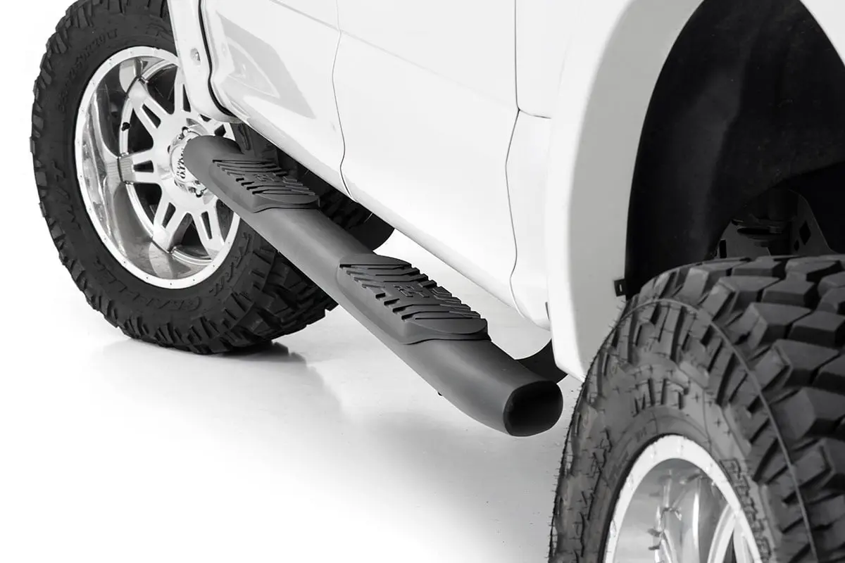 Oval Nerf Step | Crew Cab | Black | Ford F-150 2Wd/4Wd | 2015-2021 | Rough Country | 21005 1