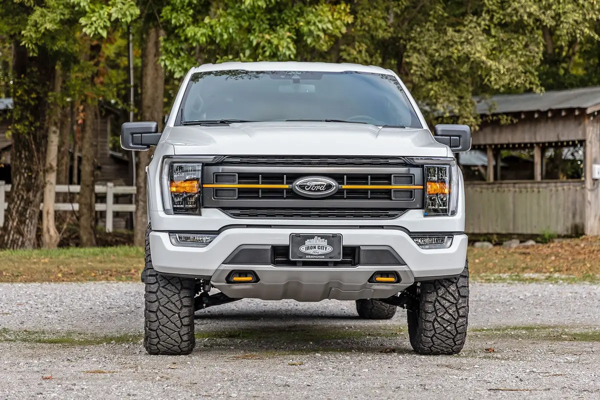 2.5 Inch Lift Kit | 2021-2023 Ford F-150 Tremor 4Wd - 51028 | Rough Country | 51028 2