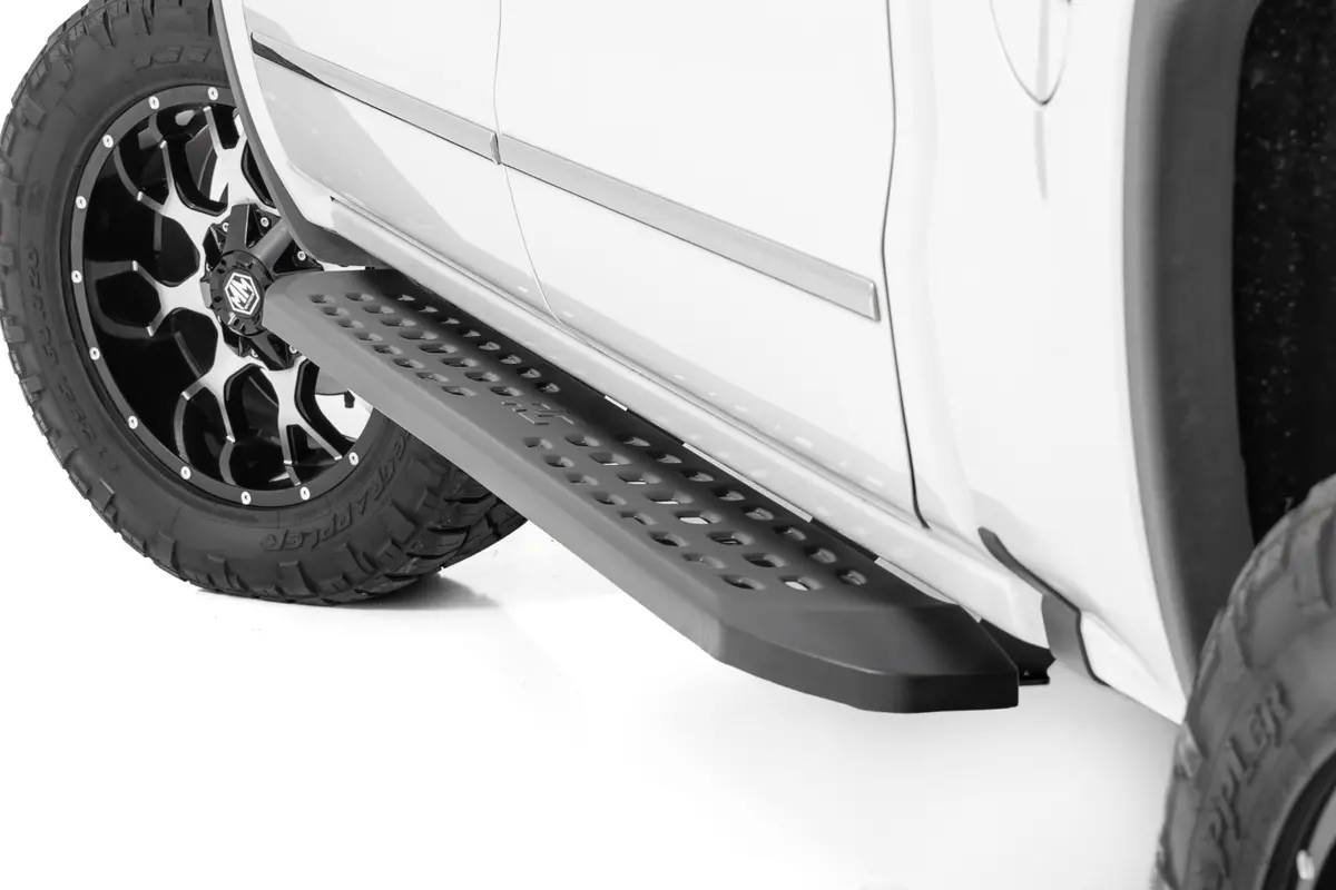 Rpt2 Running Boards | Crew Cab | Chevrolet Silverado/Gmc Sierra 1500/2500Hd/3500Hd | 2007-2018 | Rough Country | 44001 1
