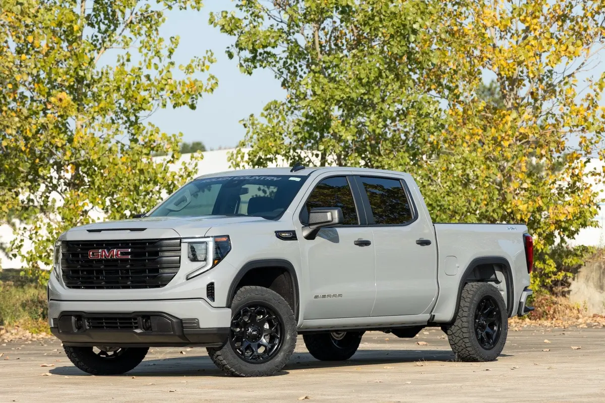 2 Inch Leveling Kit | Loaded Strut | Chevrolet Silverado/Gmc Sierra 1500 | 2019-2022 | Rough Country | 501065 1