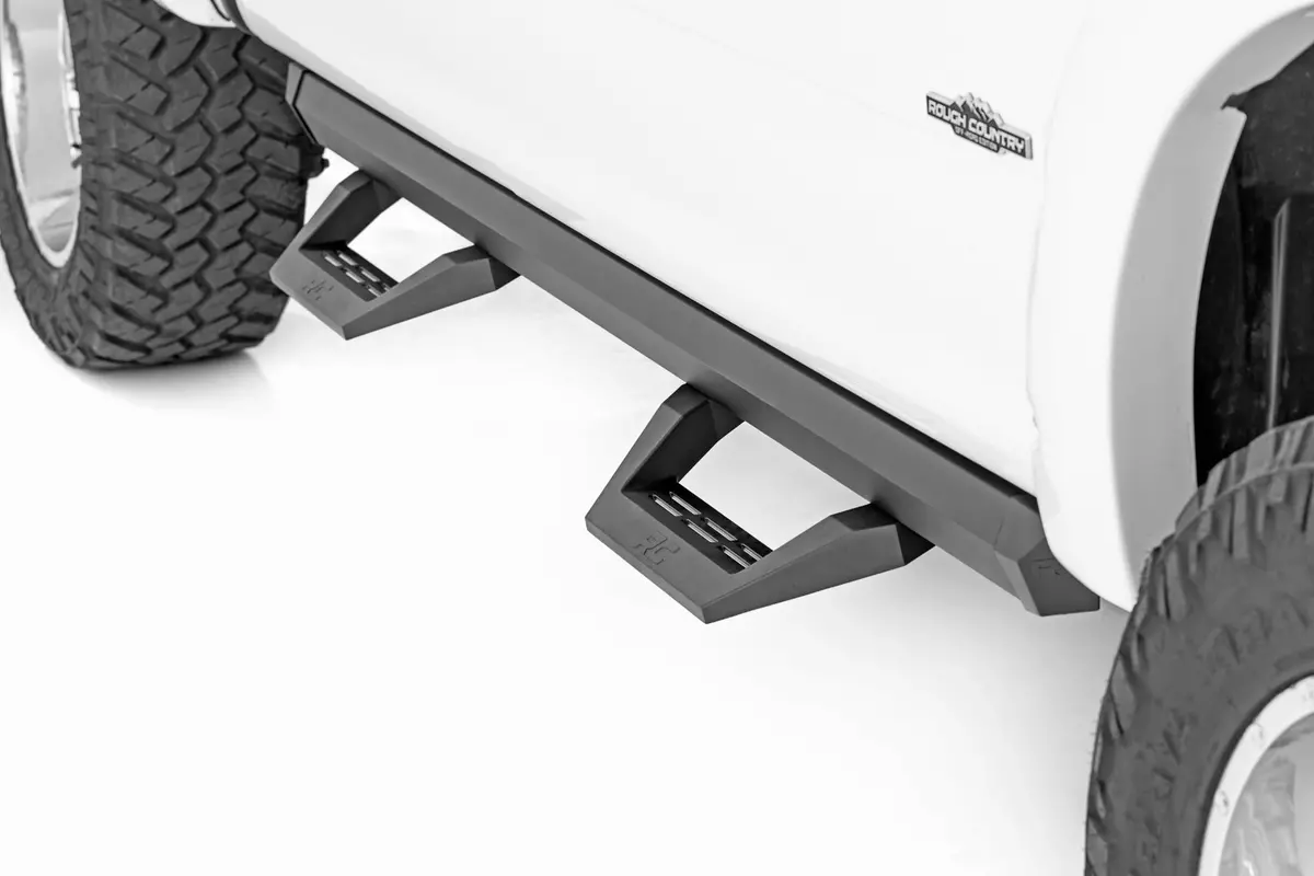 Srx2 Adj Aluminum Step | Crew Cab | Ford F-150/F-150 Lightning/Super Duty | 2015-2022 | Rough Country | 51008A 1